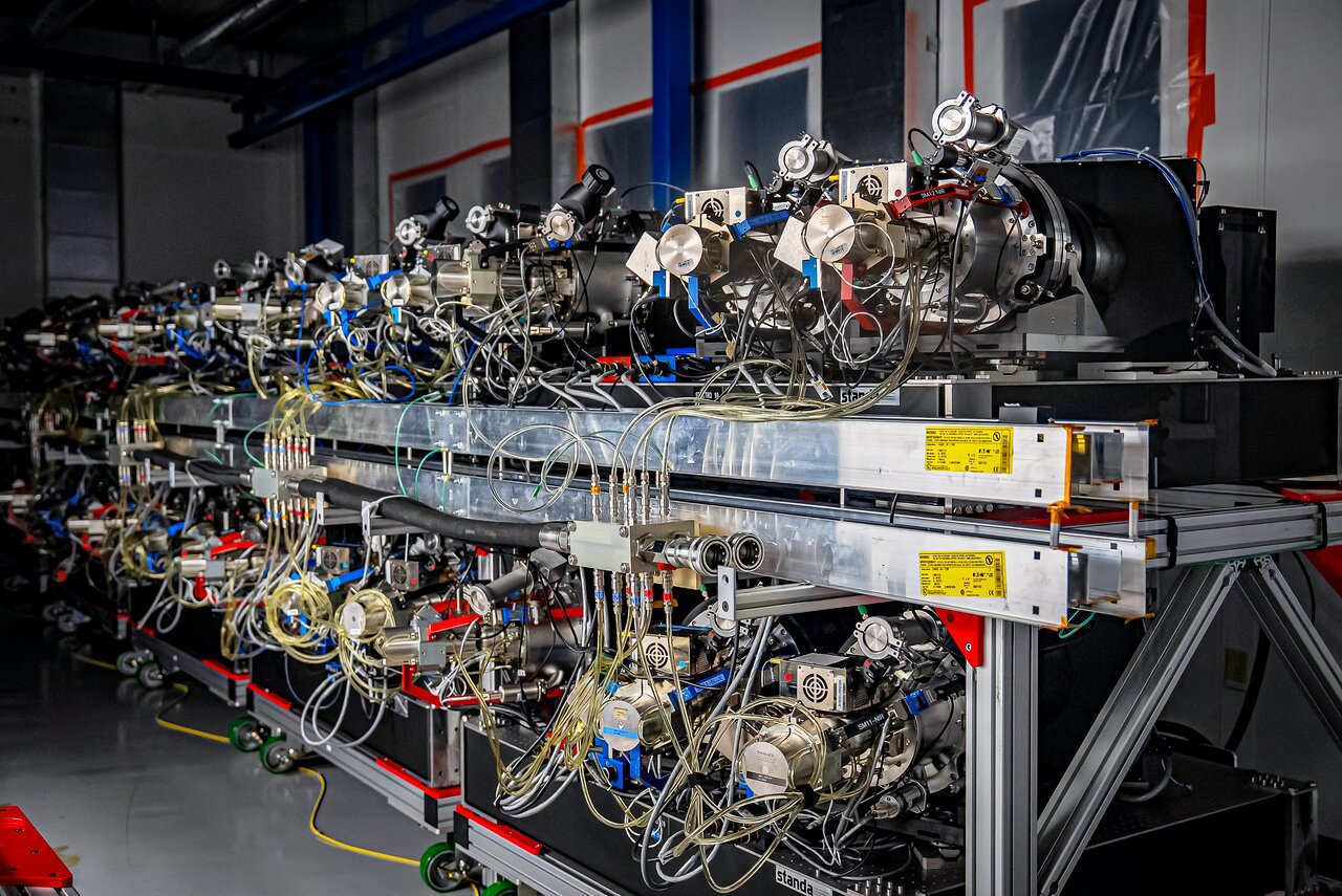 DESI Spectrograph Room | NOIRLab