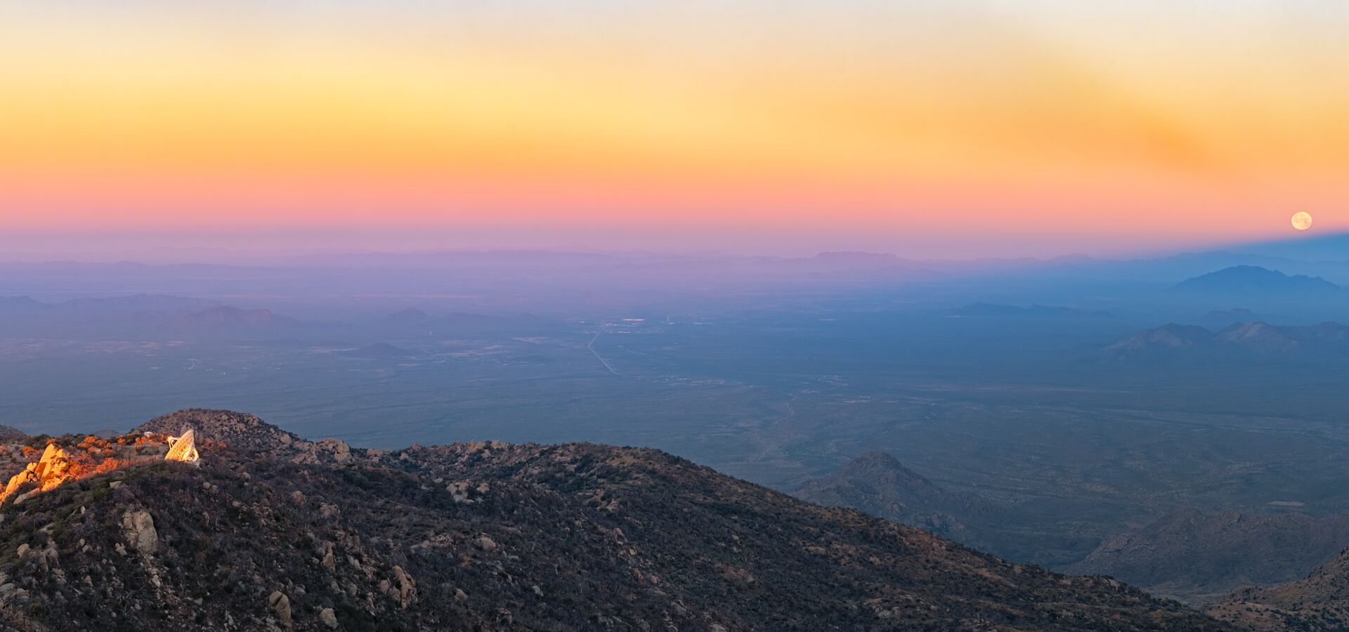 Anticrepuscular Rays and a Lunar Eclipse