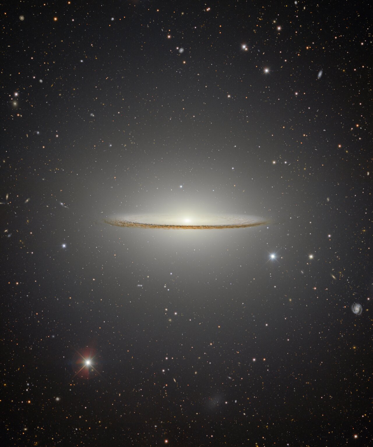 La Galaxia del Sombrero, revelada como nunca antes | NOIRLab