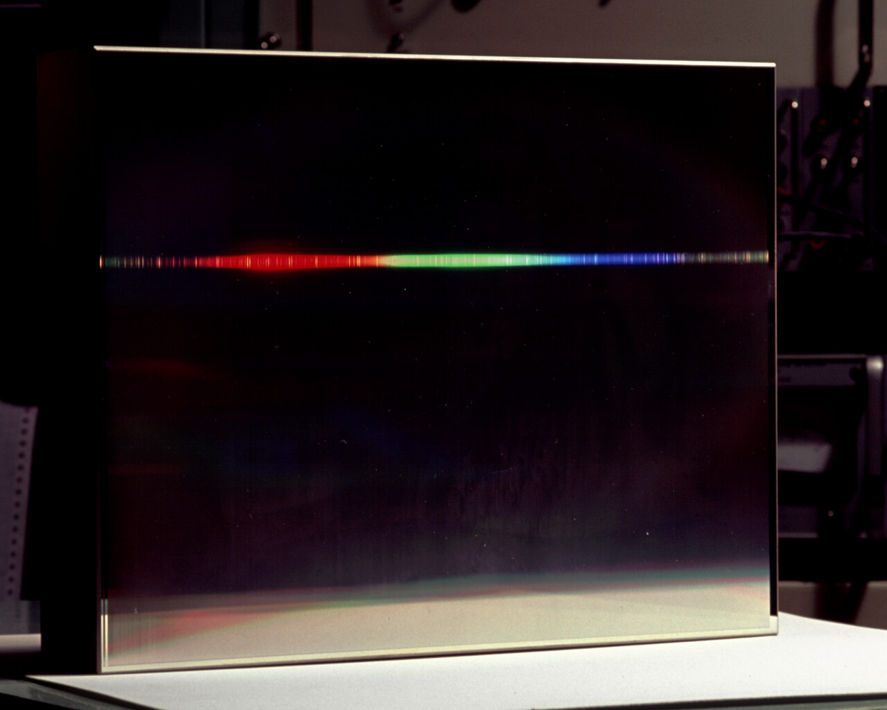 Large Scale Diffraction Grating Diffraction grating | NOIRLab