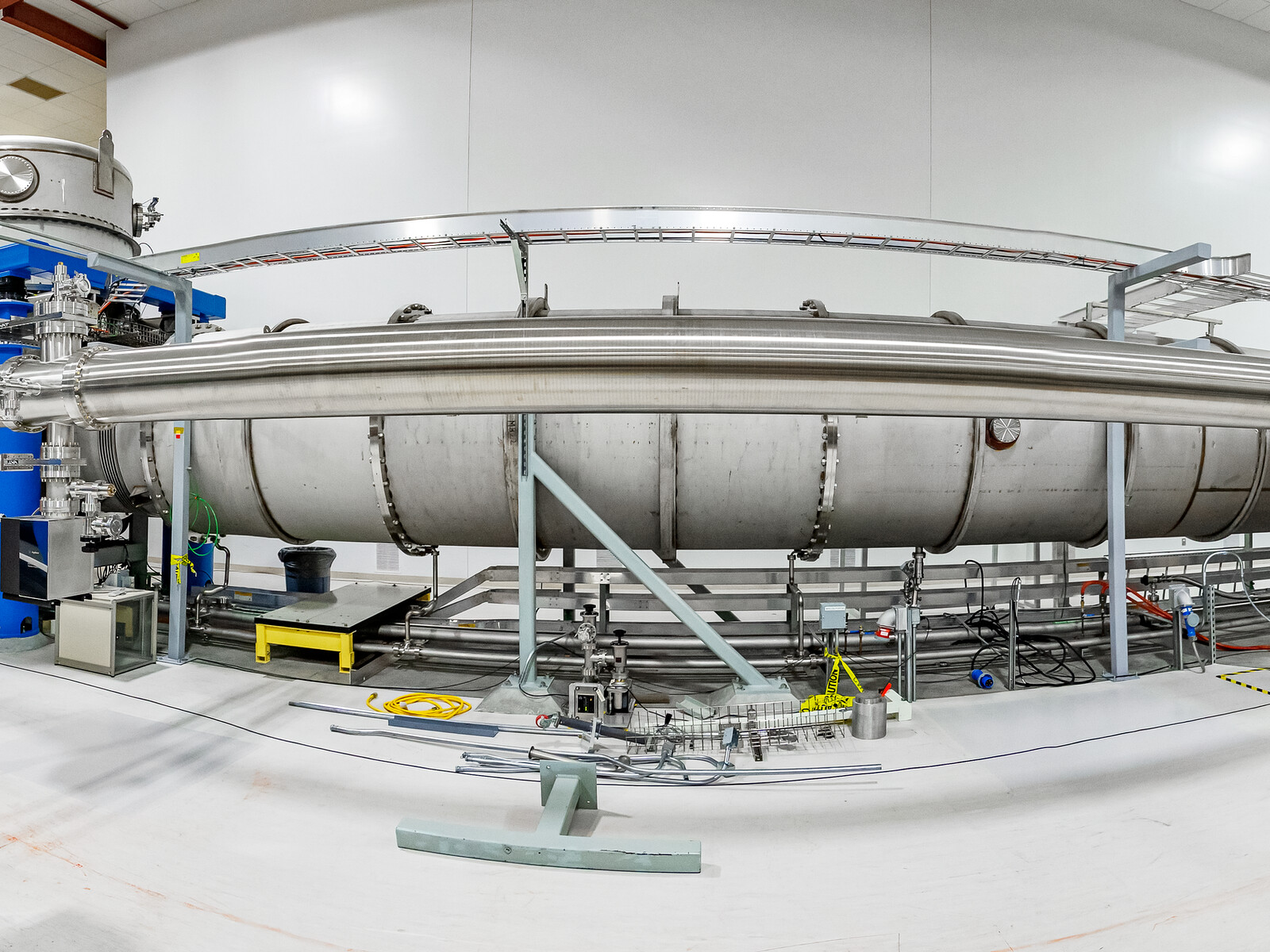 Interior of LIGO at Hanford, Washington | NOIRLab