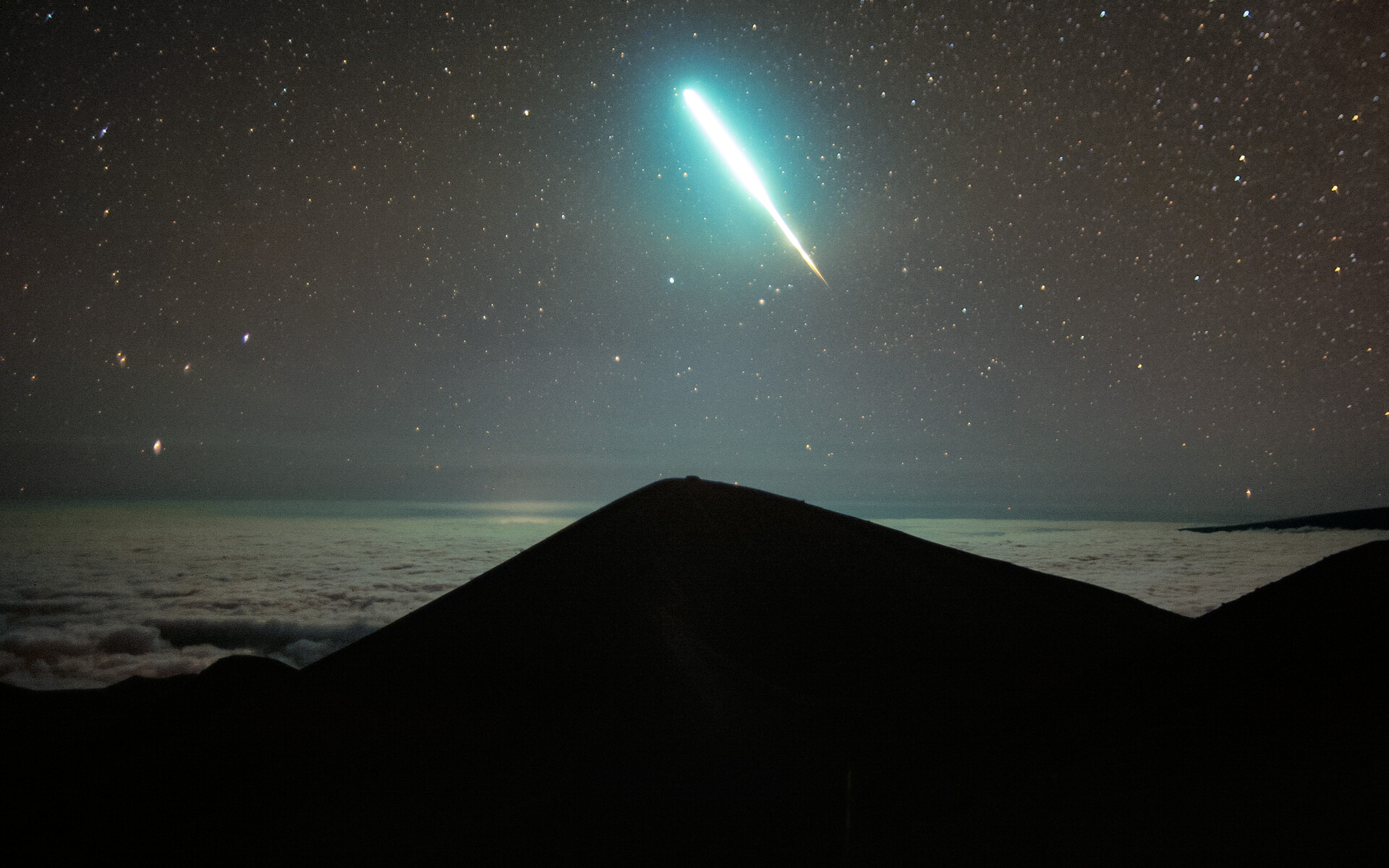 Fireball Flies Above Gemini North | NOIRLab